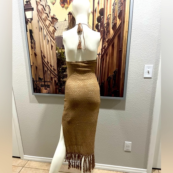 Tied Backless Split Thigh
Fringe Hem Halter Dress - Picture 9 of 11